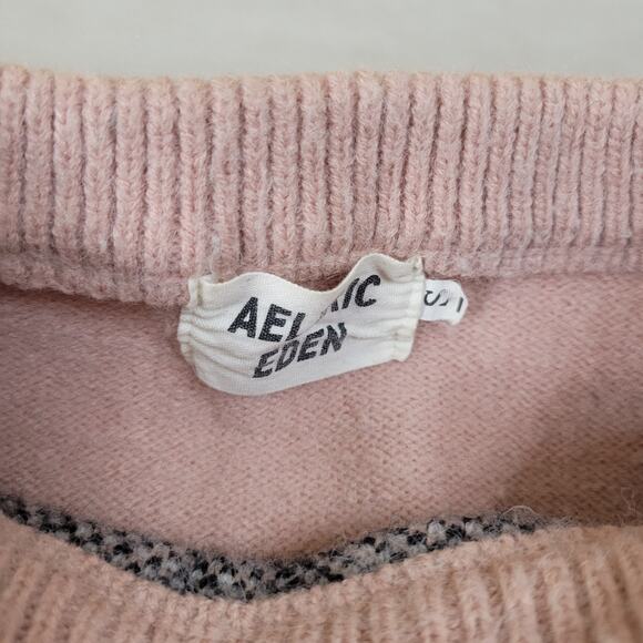 Aelfric Eden Pink Goose Graphic Crewneck Sweater - Picture 6 of 8